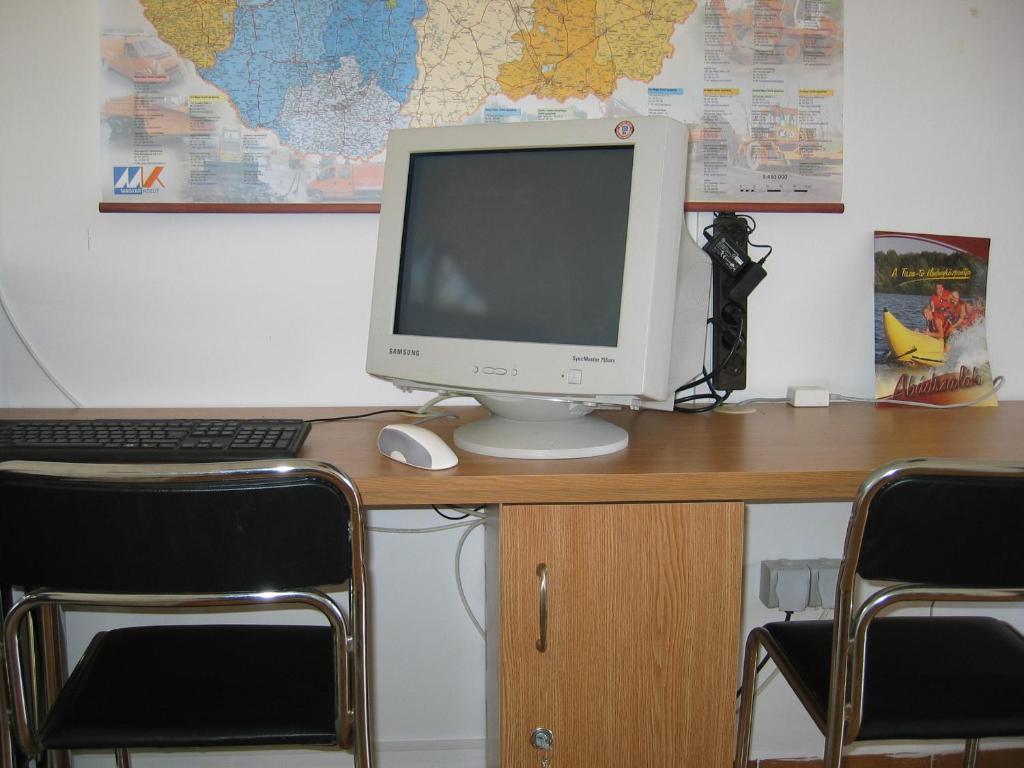 Abádszalóki Vitorlás Vendégház Extérieur photo