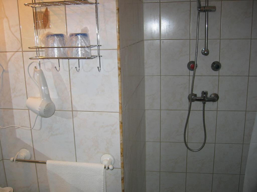 Abádszalóki Vitorlás Vendégház Chambre photo