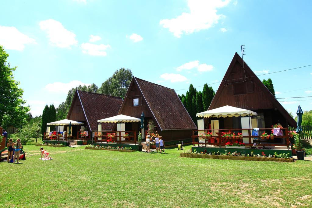 Abádszalóki Vitorlás Vendégház Extérieur photo