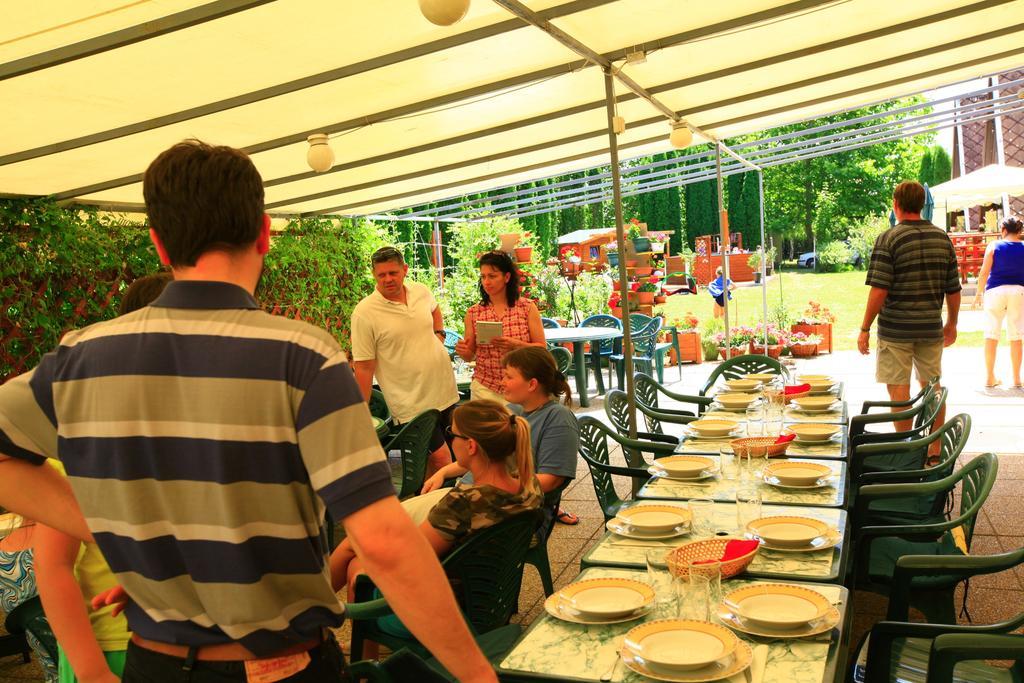 Abádszalóki Vitorlás Vendégház Extérieur photo